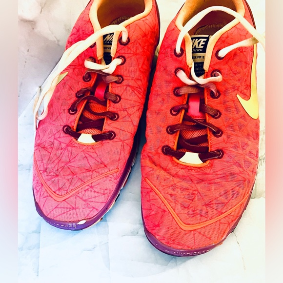 Nike Free TR Fit 2 Breathe Women's Training Shoes - Retro vibes. Hot Punch. - Picture 5 of 6